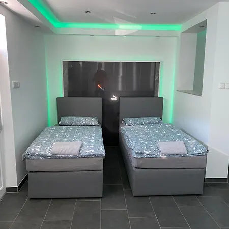 Je Zimmervermietung * Neumünster