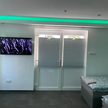 Je Zimmervermietung * Neumünster